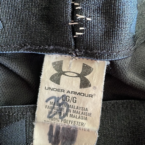 Under Armour Women’s Athletic Shorts - size Large - Picture 4 of 5